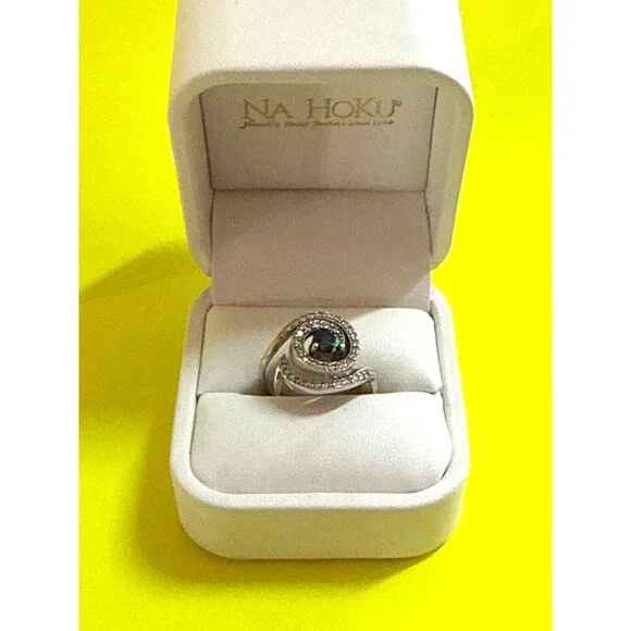 Na Hoku 14K Gold Fancy Blue Diamond Halo Engagement Ring & Wedding Band Set - Picture 10 of 15